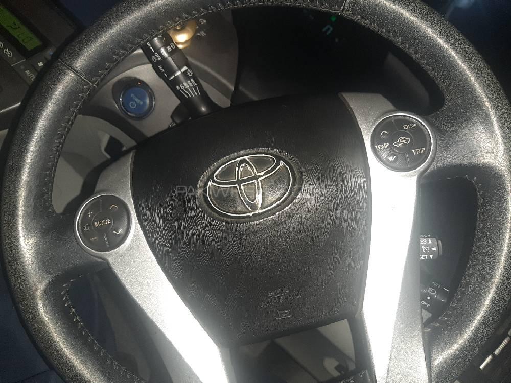 Toyota Prius 2012 for Sale in Sialkot Toyota Prius 2012 for Sale in Sialkot Image-4