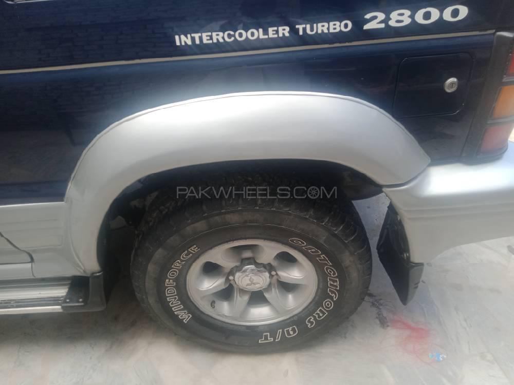 Mitsubishi Pajero 1994 for Sale in Peshawar Mitsubishi Pajero 1994 for Sale in Peshawar Image-6