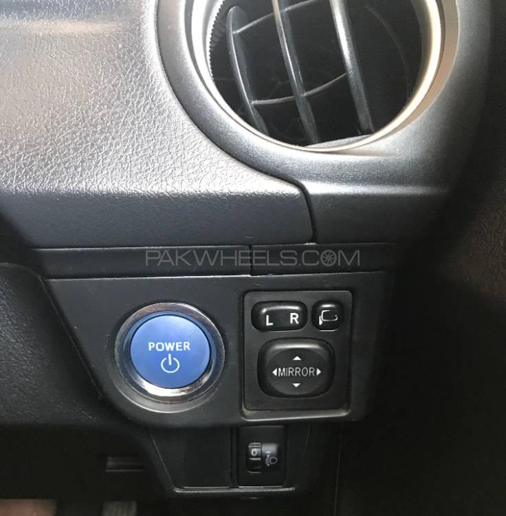 Toyota Corolla Axio 2014 for Sale in Lahore Toyota Corolla Axio 2014 for Sale in Lahore Image-12