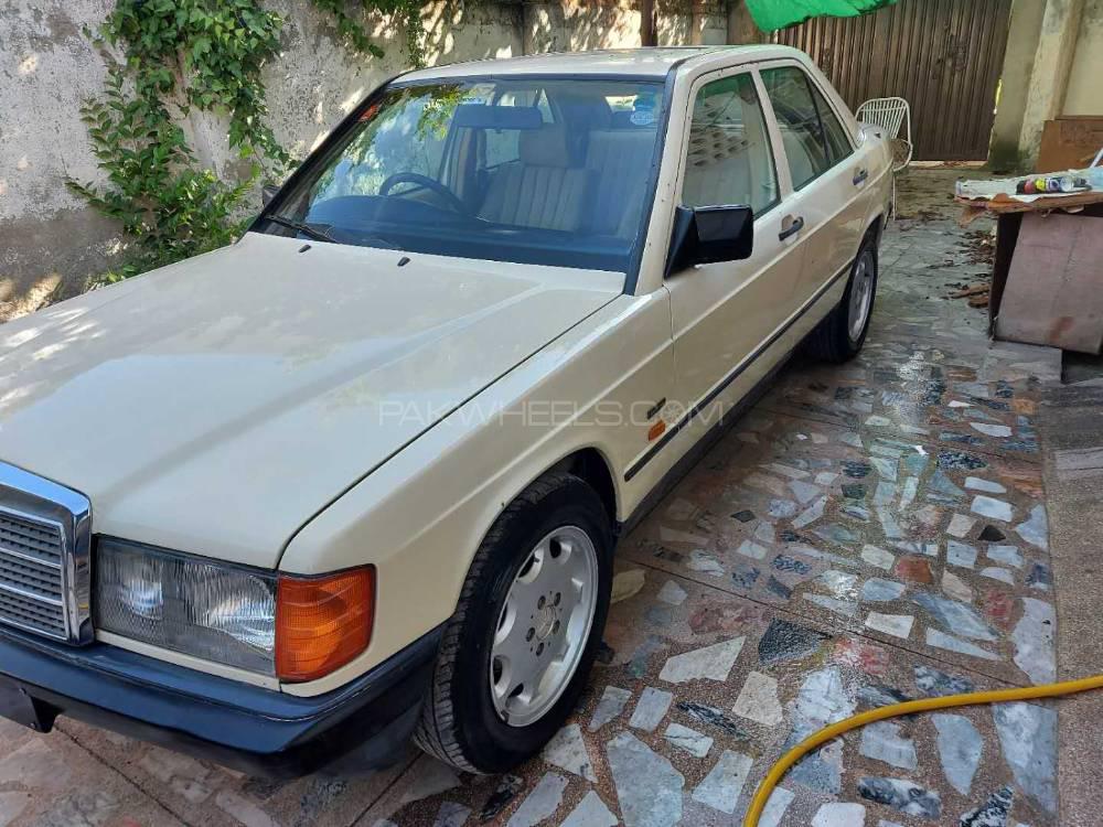 Mercedes Benz D Series 1989 for Sale in Abbottabad Mercedes Benz D Series 1989 for Sale in Abbottabad Image-3