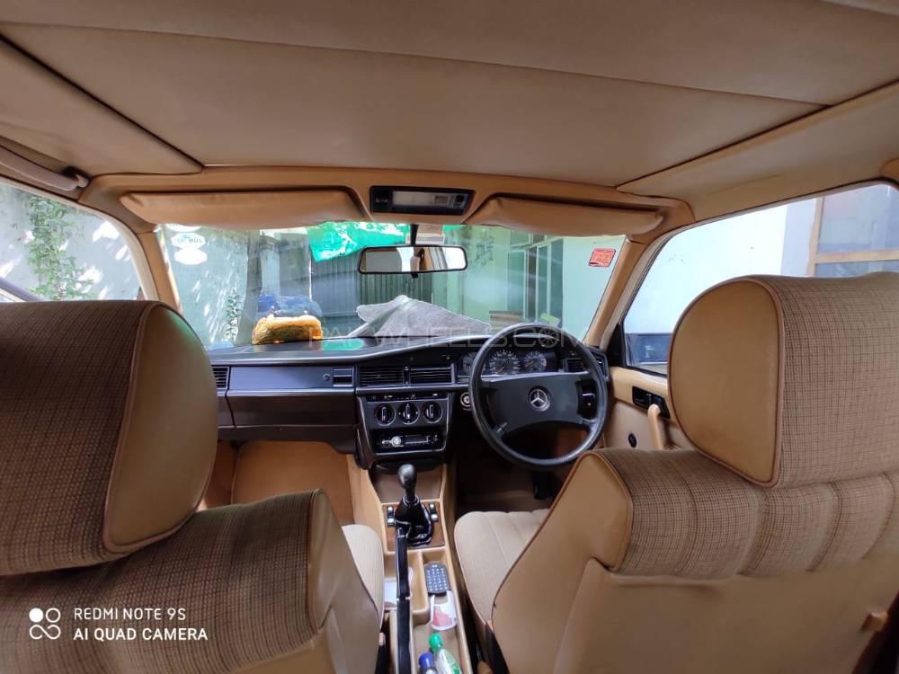 Mercedes Benz D Series 1989 for Sale in Abbottabad Mercedes Benz D Series 1989 for Sale in Abbottabad Image-9