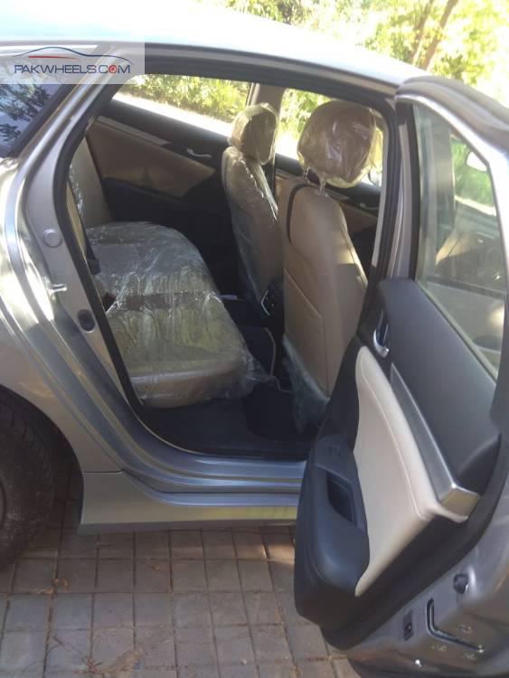 Honda Civic 2020 for Sale in Islamabad Honda Civic 2020 for Sale in Islamabad Image-6