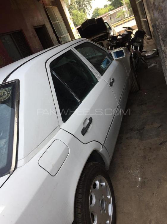 Mercedes Benz E Class 1992 for Sale in Lahore Image-1