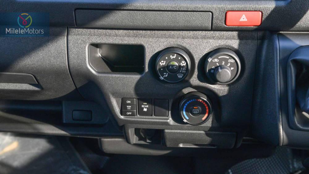 Toyota Hiace 2019 for Sale in Karachi Toyota Hiace 2019 for Sale in Karachi Image-9