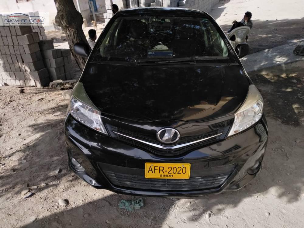 Toyota Vitz 2014 for Sale in Karachi Image-1