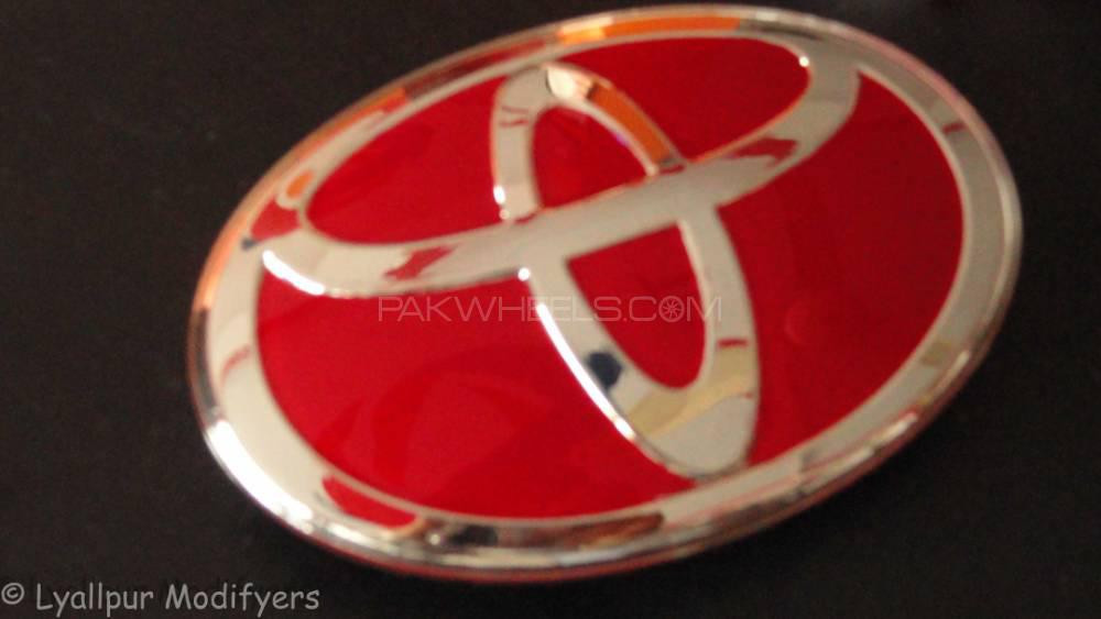 Red Toyota badge Image-1
