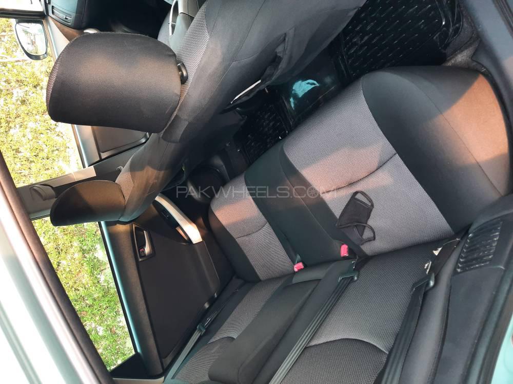 Toyota Prius 2013 for Sale in Lahore Toyota Prius 2013 for Sale in Lahore Image-6