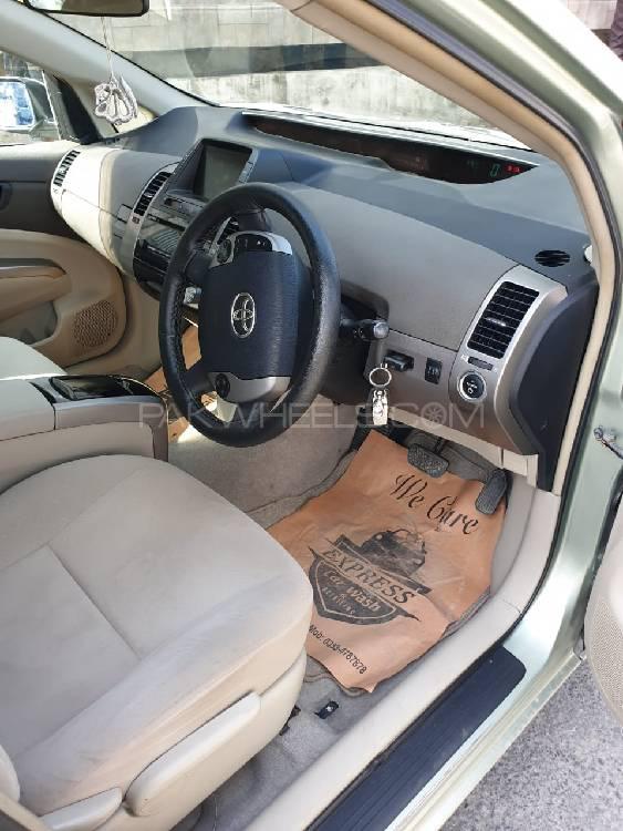 Toyota Prius 2007 for Sale in Sialkot Toyota Prius 2007 for Sale in Sialkot Image-16
