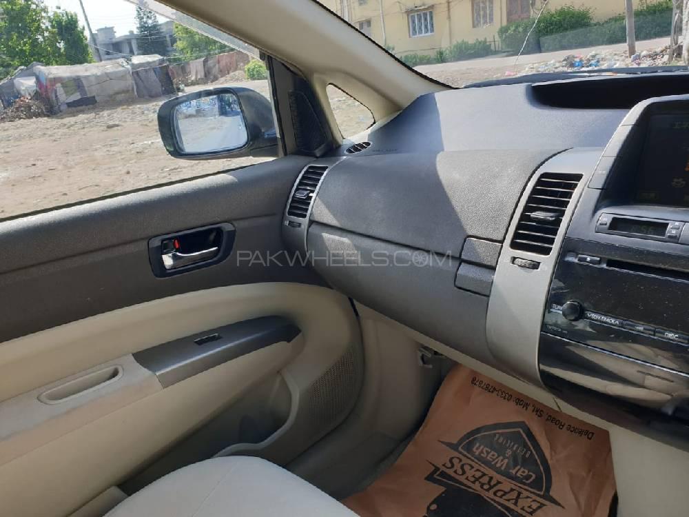 Toyota Prius 2007 for Sale in Sialkot Toyota Prius 2007 for Sale in Sialkot Image-19