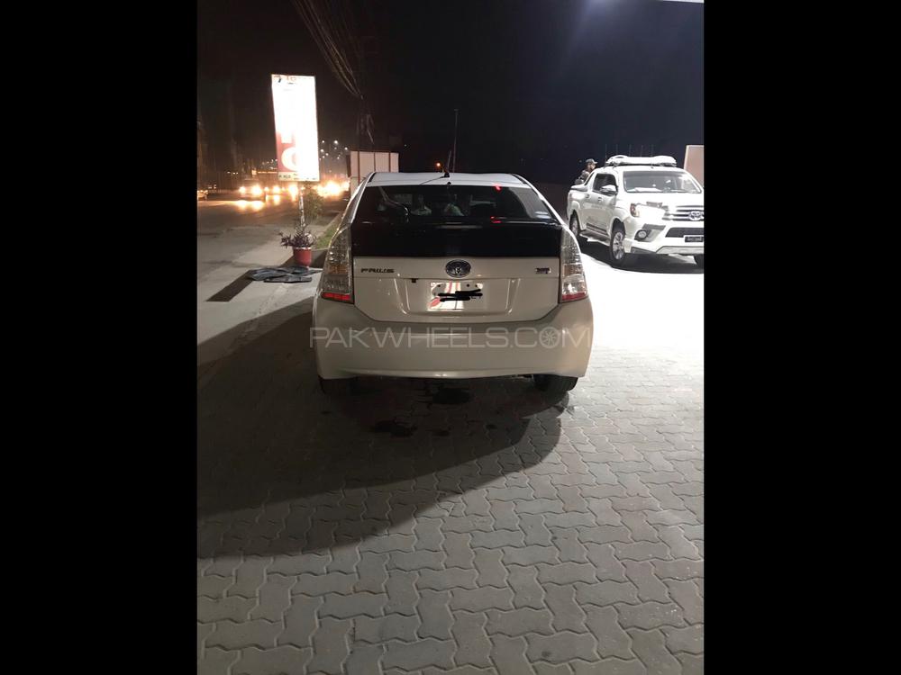 Toyota Prius 2010 for Sale in Peshawar Toyota Prius 2010 for Sale in Peshawar Image-7