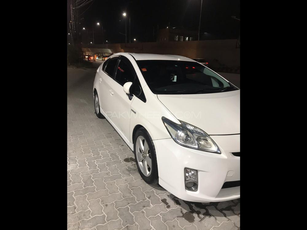 Toyota Prius 2010 for Sale in Peshawar Toyota Prius 2010 for Sale in Peshawar Image-9