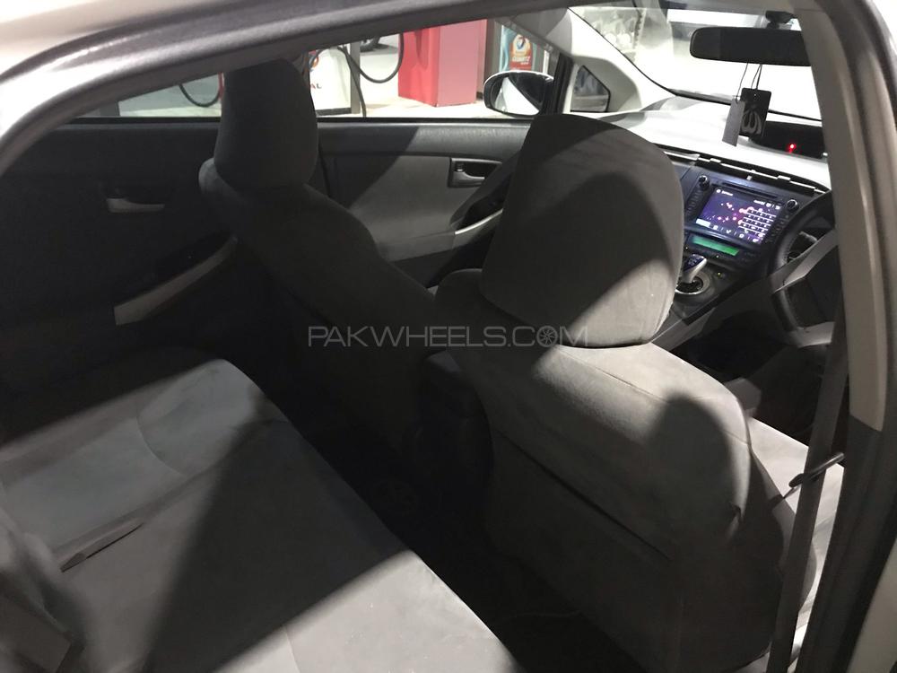 Toyota Prius 2010 for Sale in Peshawar Toyota Prius 2010 for Sale in Peshawar Image-10