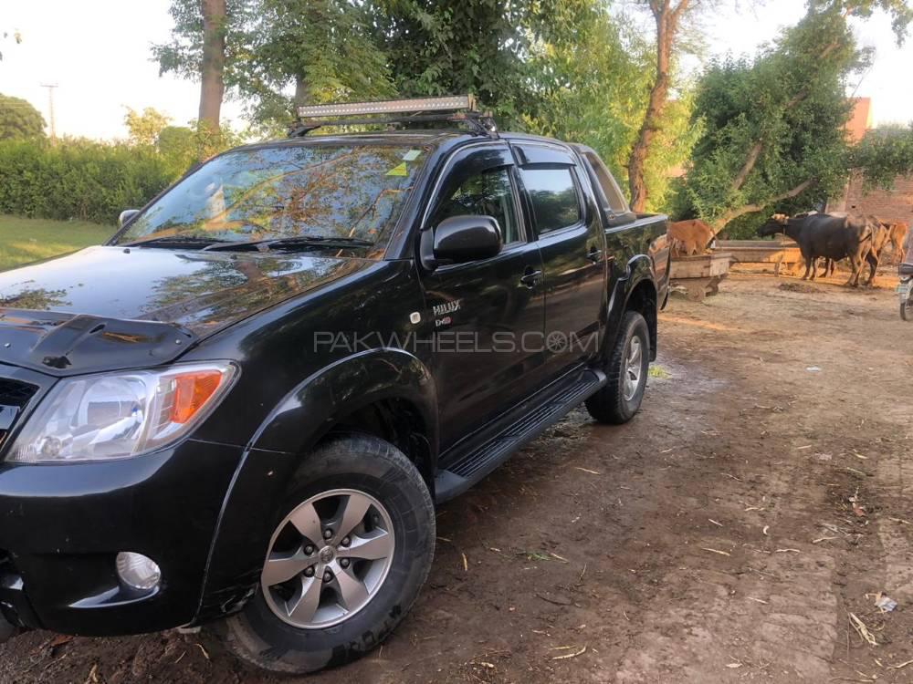 Toyota Hilux 2005 for Sale in Sahiwal Toyota Hilux 2005 for Sale in Sahiwal Image-5