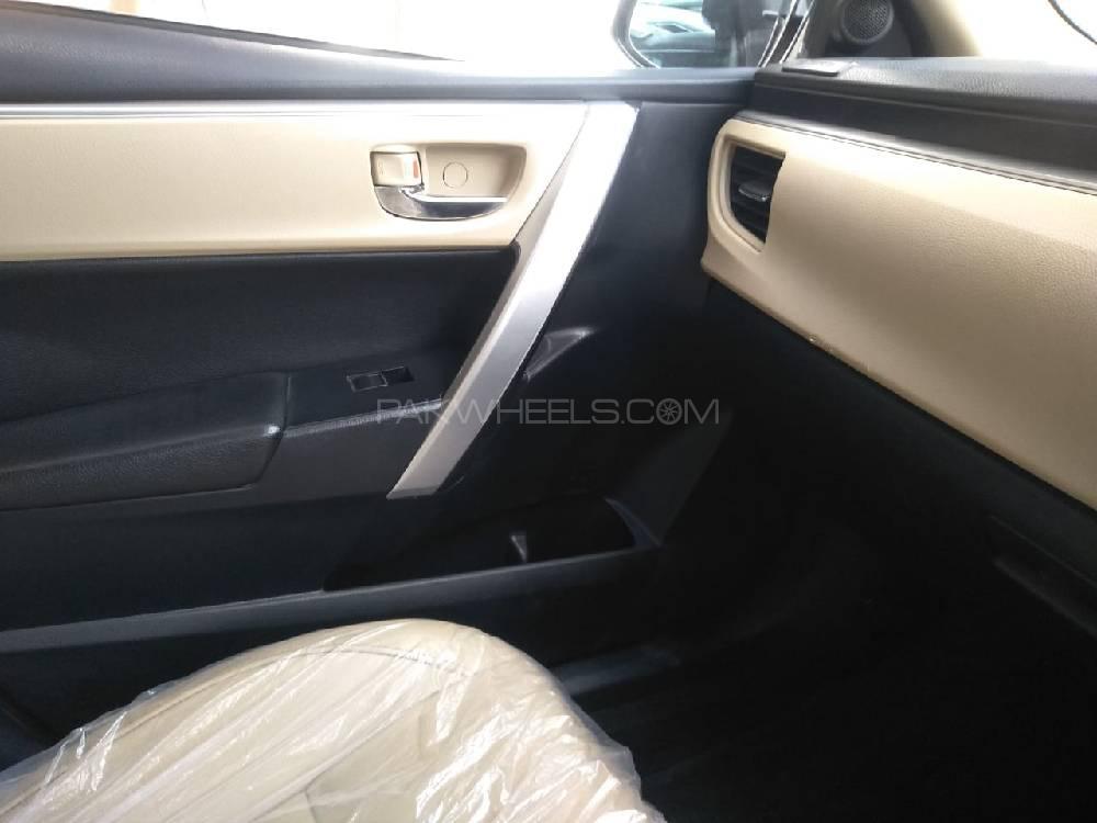 Toyota Corolla 2015 for Sale in Karachi Toyota Corolla 2015 for Sale in Karachi Image-9
