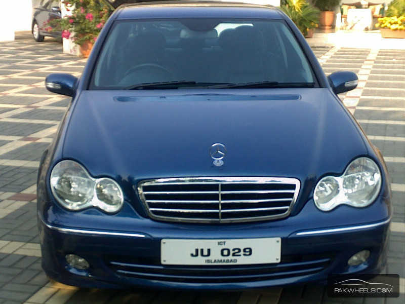 Mercedes Benz C Class 2003 for Sale in Islamabad Image-1