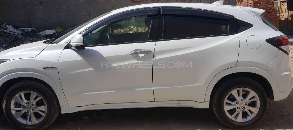 Honda Vezel 2014 for Sale in Sialkot Honda Vezel 2014 for Sale in Sialkot Image-4