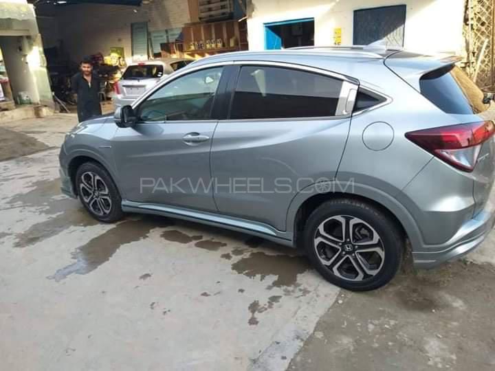 Honda Vezel 2015 for Sale in Sialkot Honda Vezel 2015 for Sale in Sialkot Image-2