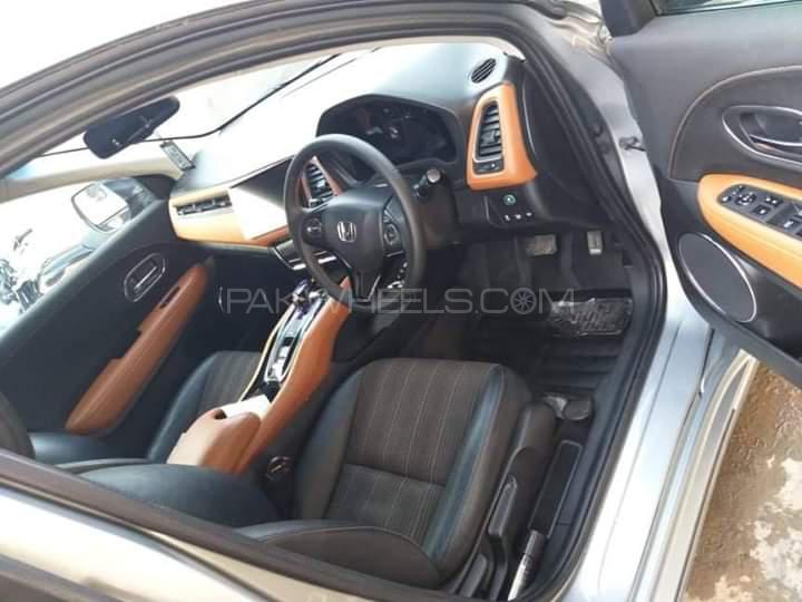 Honda Vezel 2015 for Sale in Sialkot Honda Vezel 2015 for Sale in Sialkot Image-3