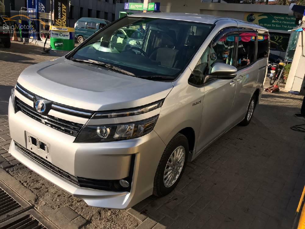 Toyota Voxy 2015 for Sale in Rawalpindi Image-1