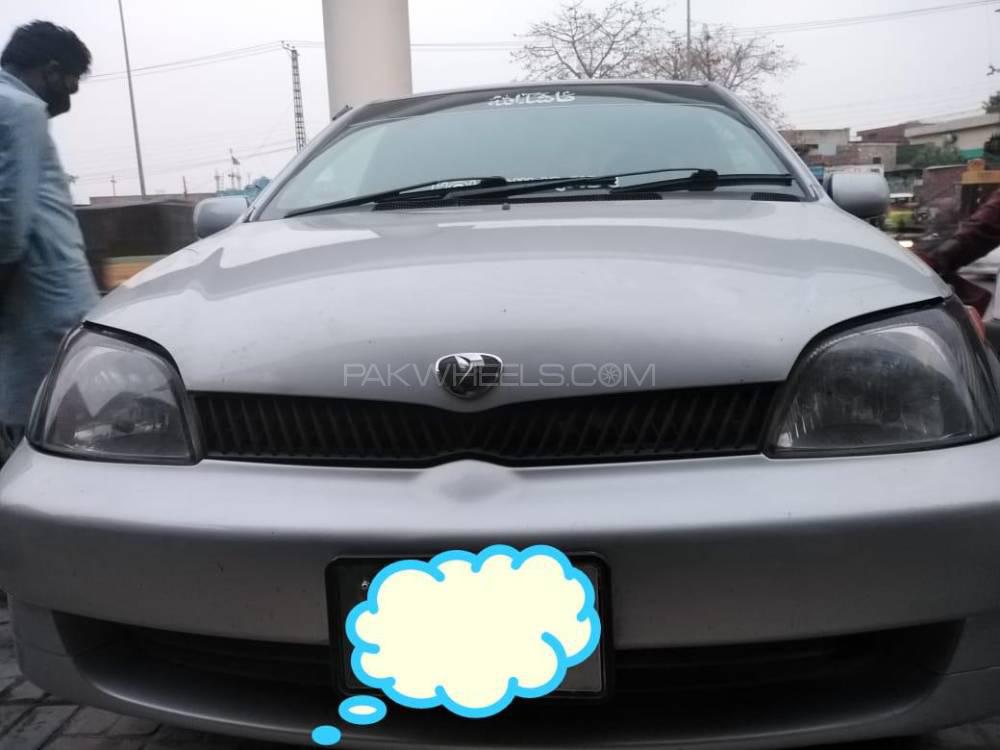 Toyota Platz 2001 for Sale in Lahore Image-1