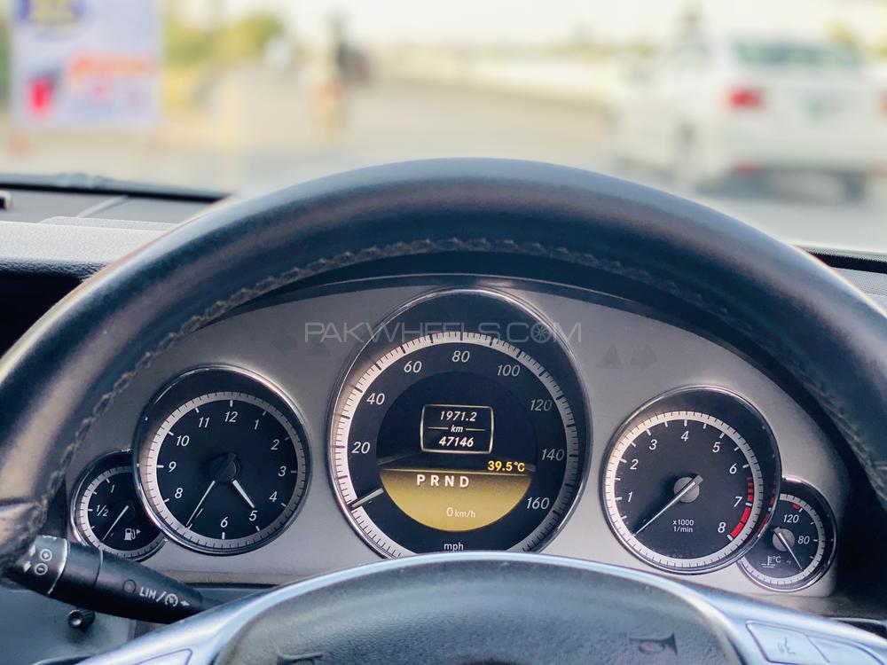 Mercedes Benz E Class Coupe 2012 for Sale in Lahore Mercedes Benz E Class Coupe 2012 for Sale in Lahore Image-9