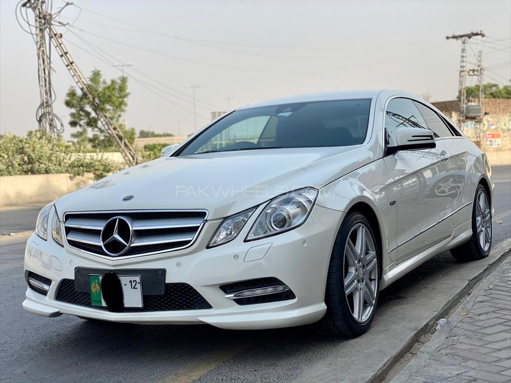 Mercedes Benz E Class Coupe 2012 for Sale in Lahore Mercedes Benz E Class Coupe 2012 for Sale in Lahore Image-15