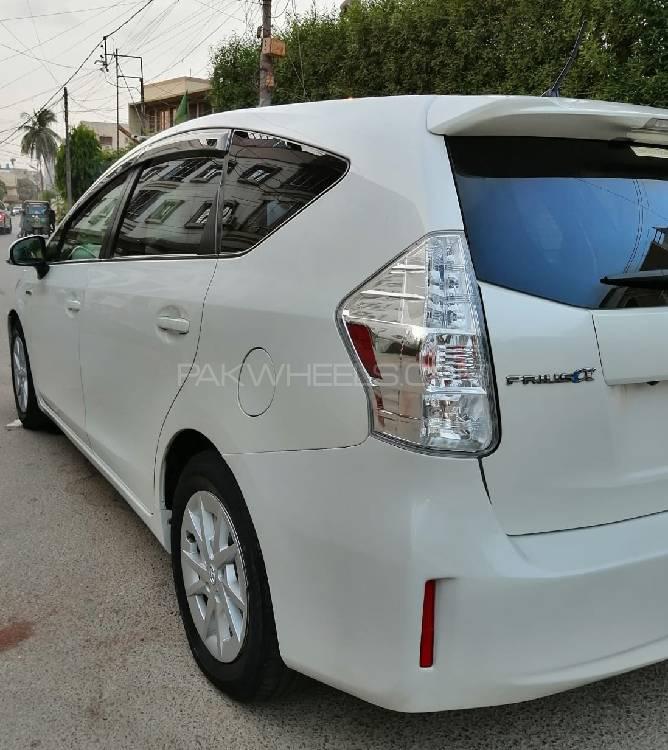 Toyota Prius Alpha 2011 for Sale in Karachi Toyota Prius Alpha 2011 for Sale in Karachi Image-9