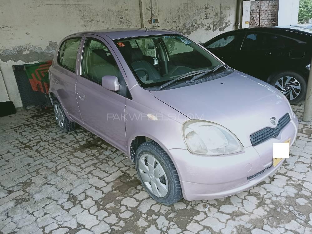 Toyota Vitz 2001 for Sale in Lahore Image-1