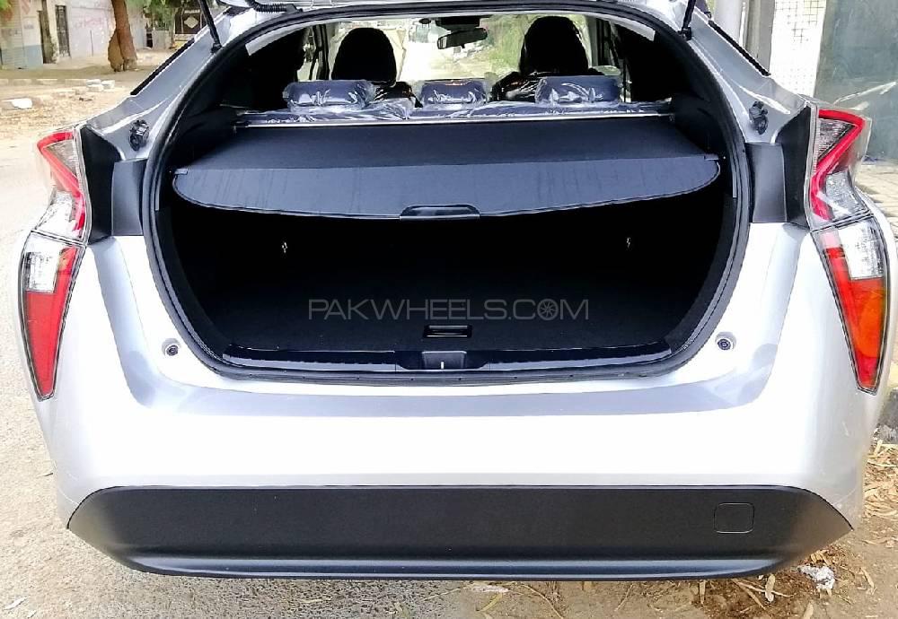 Toyota Prius 2017 for Sale in Karachi Toyota Prius 2017 for Sale in Karachi Image-9
