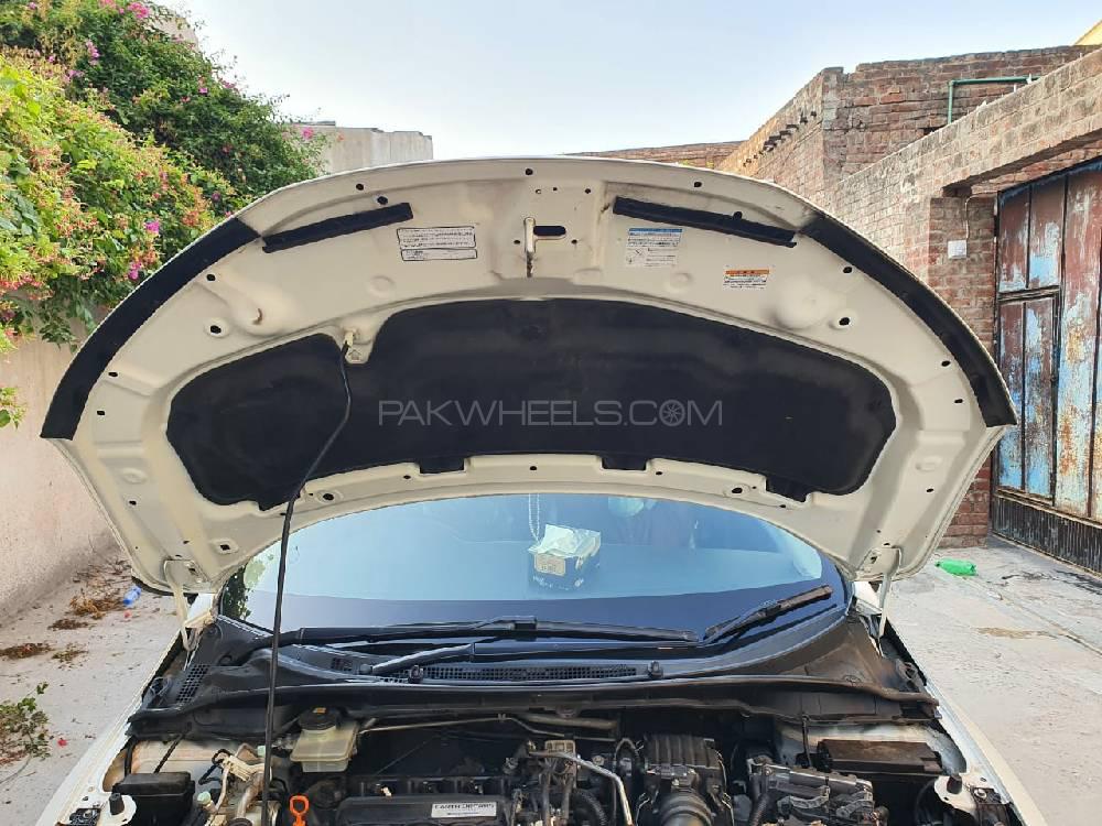 Honda Grace Hybrid 2015 for Sale in Gujranwala Image-1