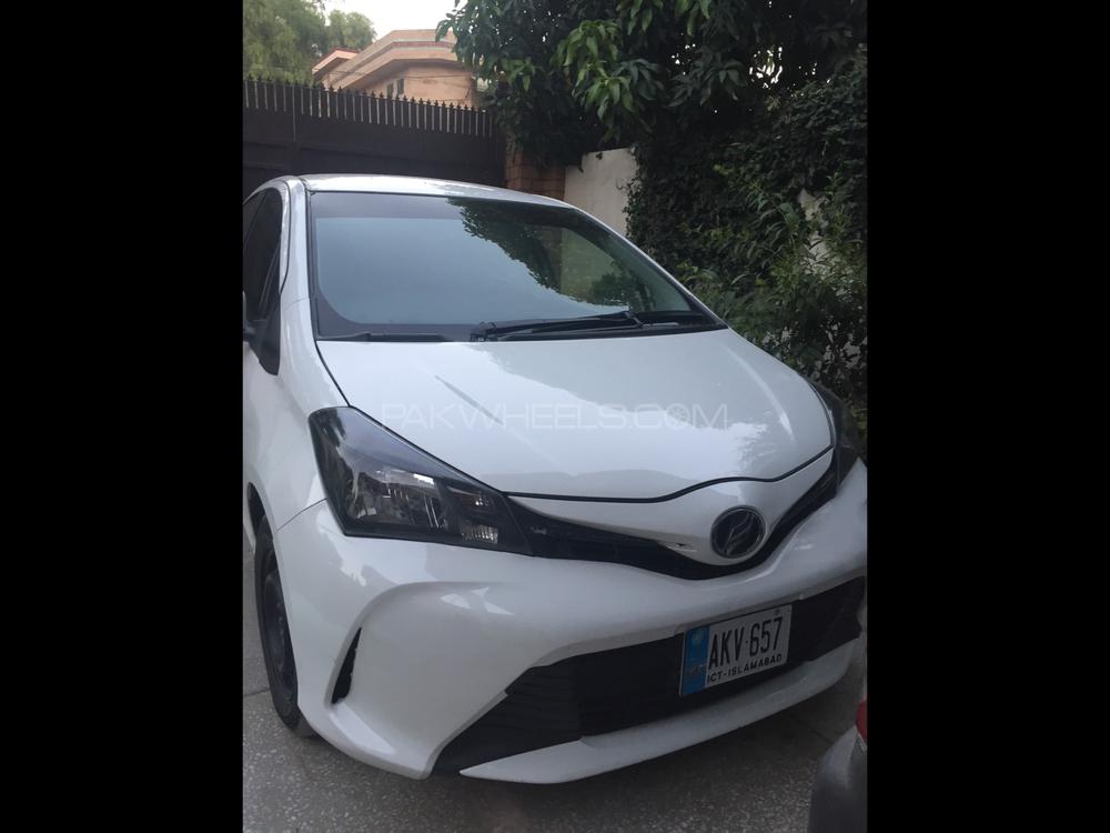 Toyota Vitz 2015 for Sale in Kohat Image-1