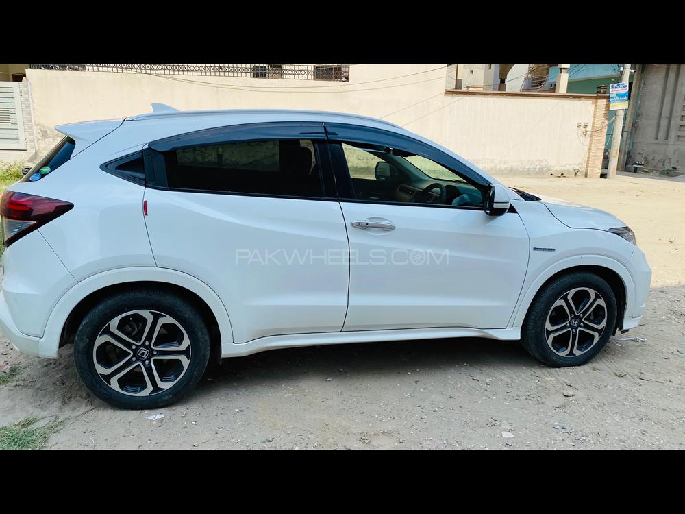 Honda Vezel 2014 for Sale in Gujrat Honda Vezel 2014 for Sale in Gujrat Image-3