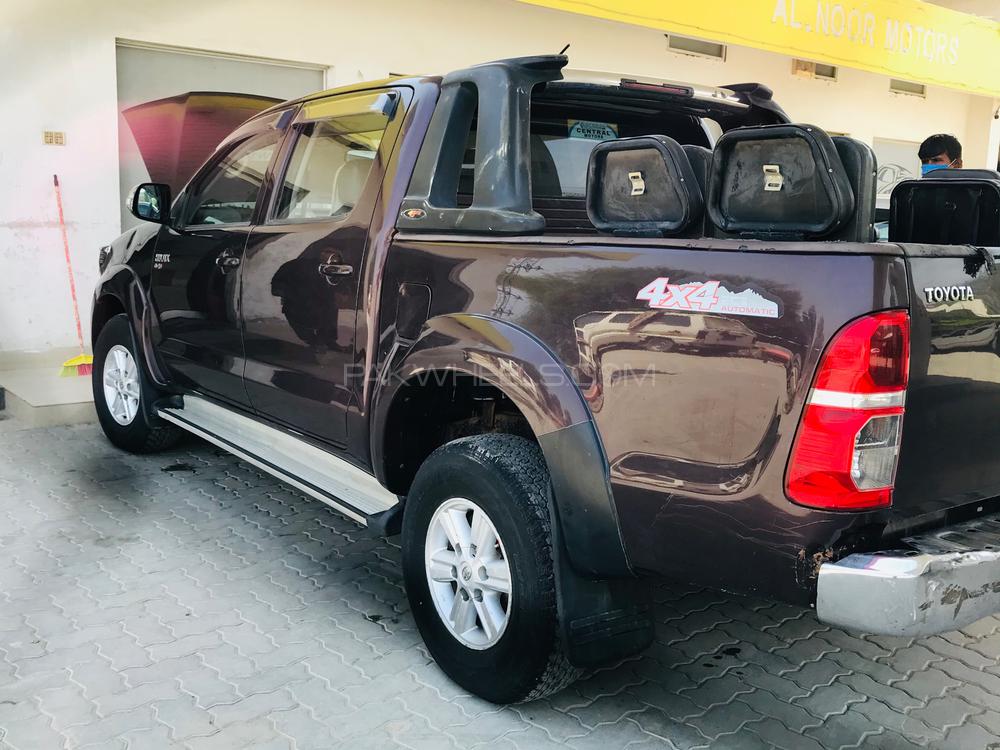 Toyota Hilux 2012 for Sale in Dera ismail khan Image-1