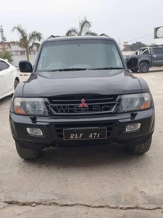 Mitsubishi Shogun 2002 for Sale in Dadyal Ak Image-1