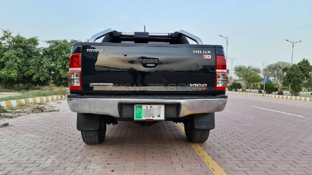 Toyota Hilux 2015 for Sale in Multan Toyota Hilux 2015 for Sale in Multan Image-3