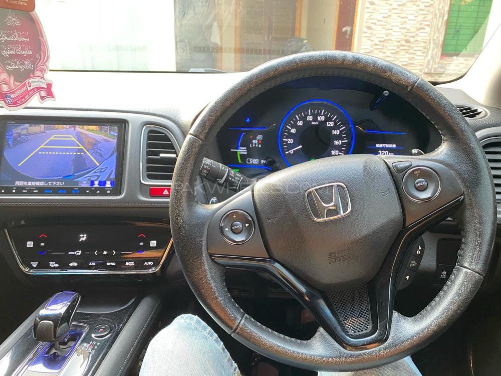 Honda Vezel 2014 for Sale in Lahore Honda Vezel 2014 for Sale in Lahore Image-8