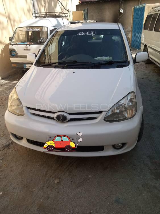 Toyota Platz 2004 for Sale in Nowshera Image-1