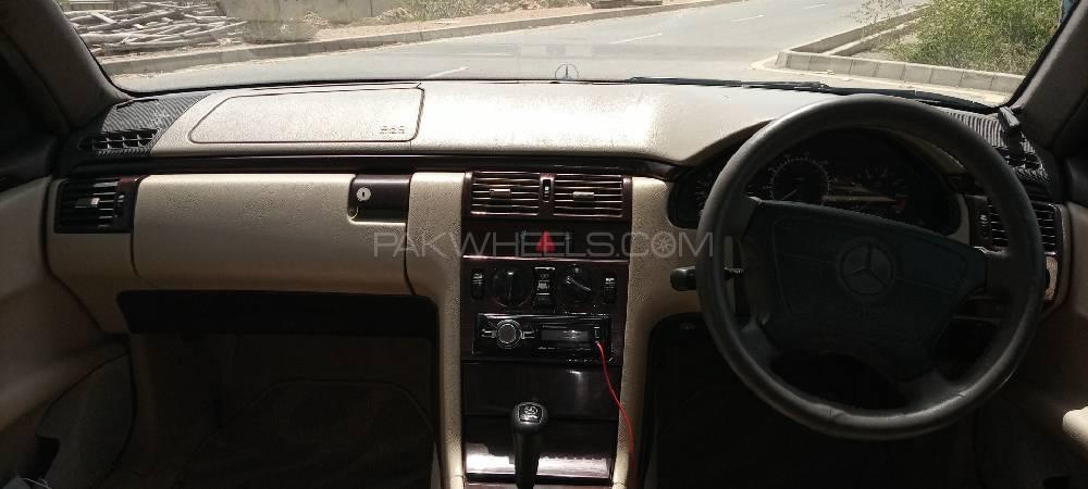 Mercedes Benz E Class 1996 for Sale in Karachi Mercedes Benz E Class 1996 for Sale in Karachi Image-4