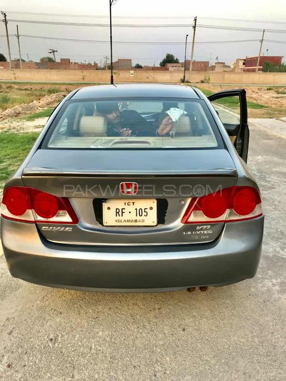 Honda Civic - 2011  Honda Civic - 2011  Image-4