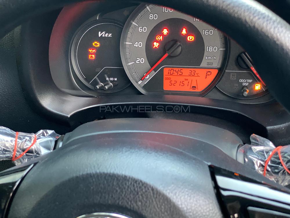 Toyota Vitz 2017 for Sale in Lahore Toyota Vitz 2017 for Sale in Lahore Image-9