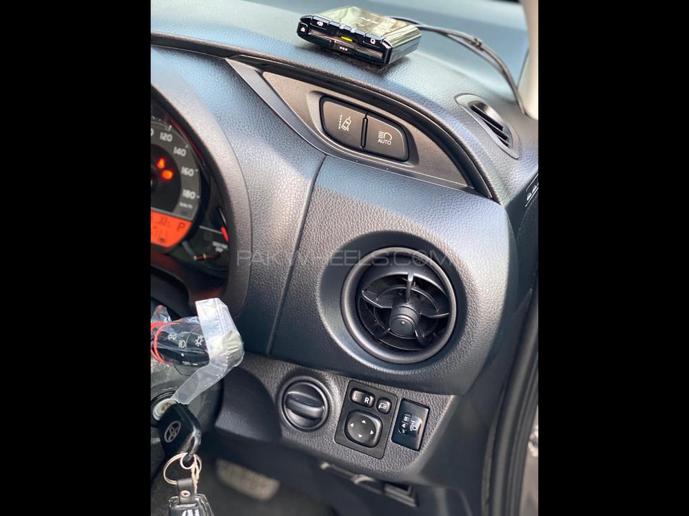 Toyota Vitz 2017 for Sale in Lahore Toyota Vitz 2017 for Sale in Lahore Image-11