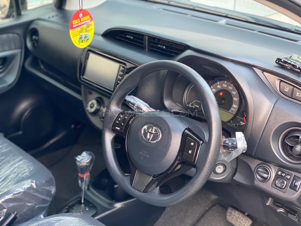 Toyota Vitz 2017 for Sale in Lahore Toyota Vitz 2017 for Sale in Lahore Image-12