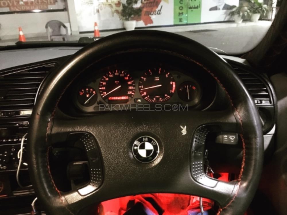 BMW 3 Series - 1993  BMW 3 Series - 1993  Image-6