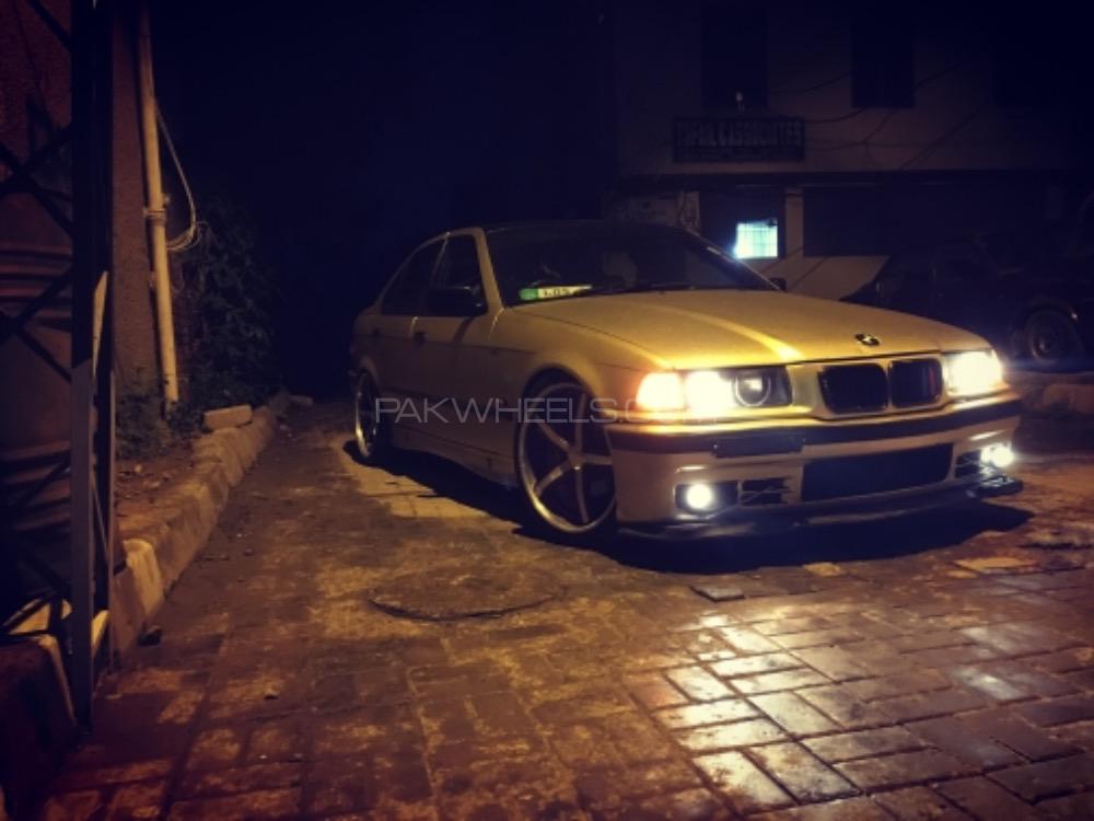 BMW 3 Series - 1993  BMW 3 Series - 1993  Image-9