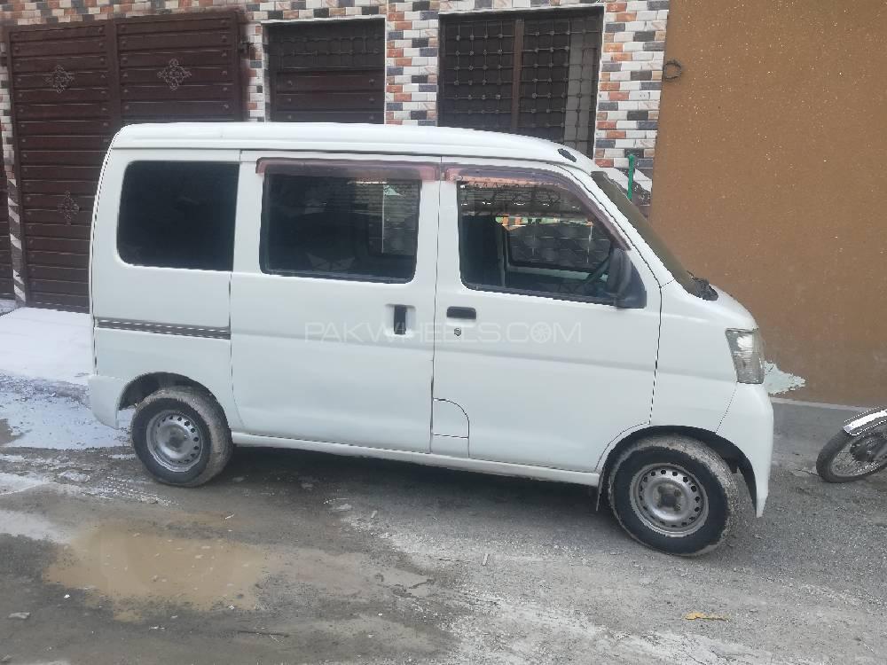 Daihatsu Hijet 2010 for Sale in Peshawar Image-1