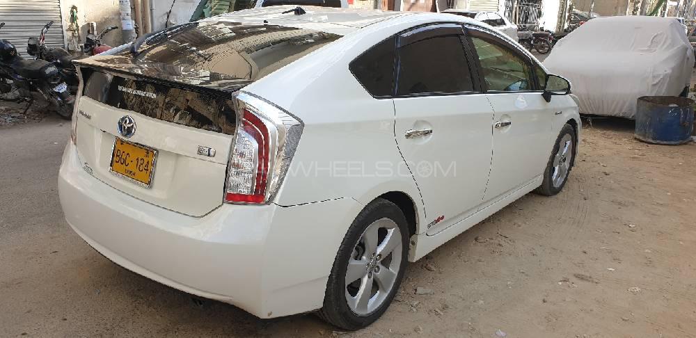 Toyota Prius 2013 for Sale in Karachi Toyota Prius 2013 for Sale in Karachi Image-9