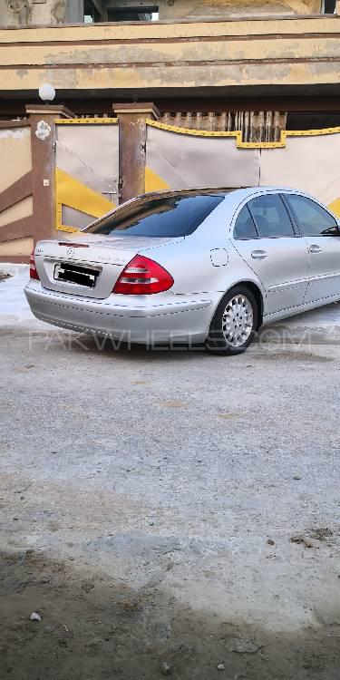 Mercedes Benz E Class 2004 for Sale in Mardan Image-1