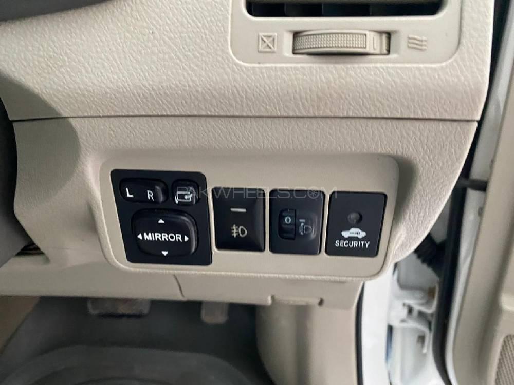 Toyota Corolla Axio 2007 for Sale in Peshawar Toyota Corolla Axio 2007 for Sale in Peshawar Image-9