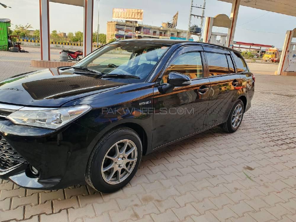 Toyota Corolla Axio 2015 for Sale in Peshawar Image-1