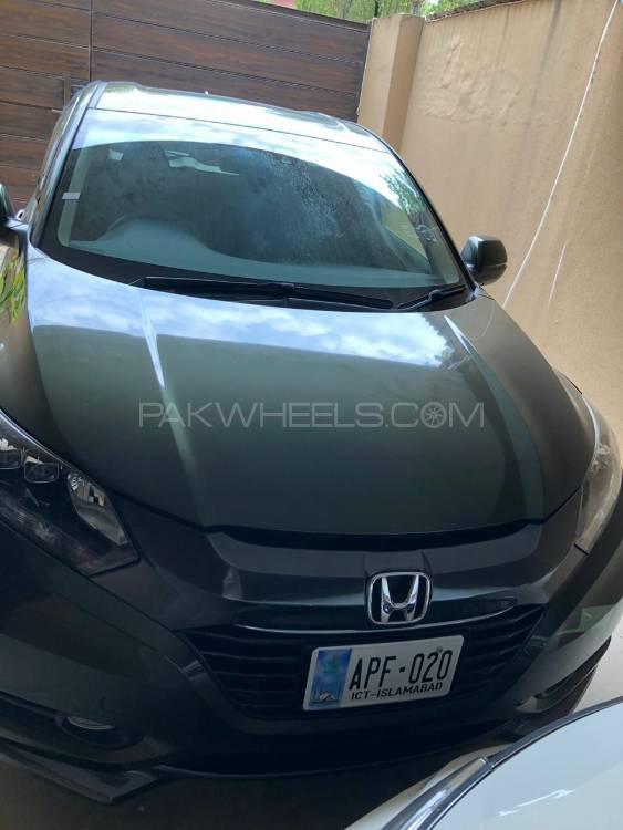 Honda Vezel 2015 for Sale in Islamabad Image-1